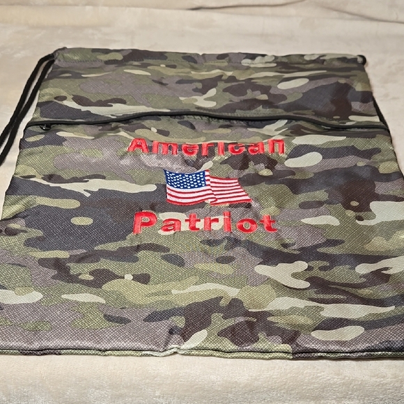 NWT Thirty-one Camouflage Drawstring Bag - Picture 1 of 2